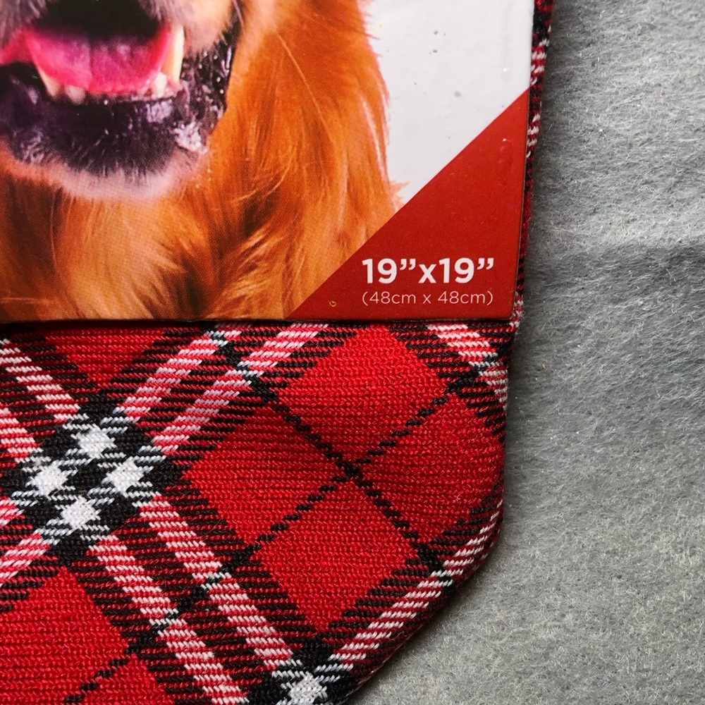 PAIR OF COMPANION GEAR 19”x19” PET BANDANAS, NEW IN PACKAGING - Picture 2 of 6